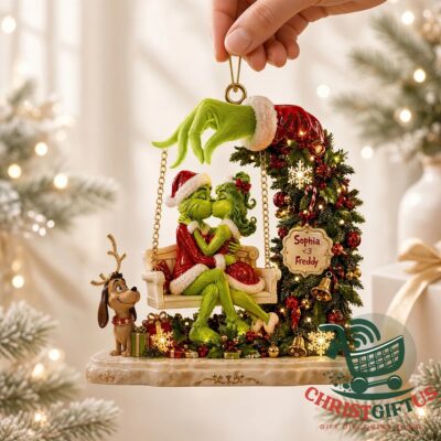 The Grinch personalized kissing couple Christmas ornament front display